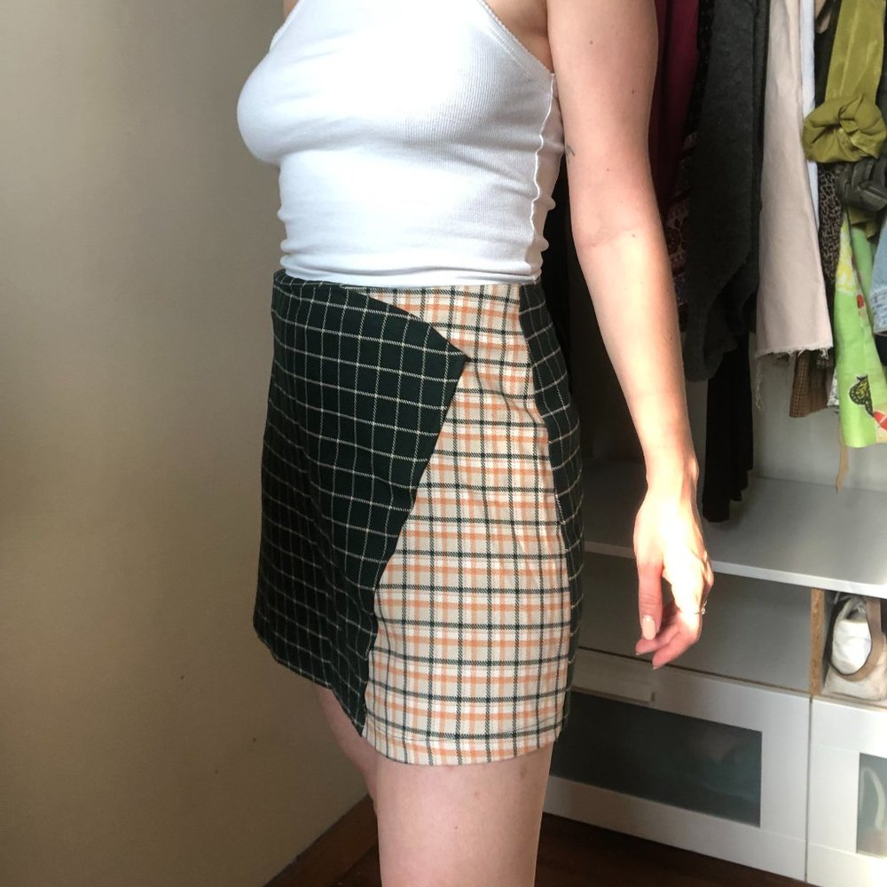 Plaid Skater Skirt ~~ Urban Outfitters